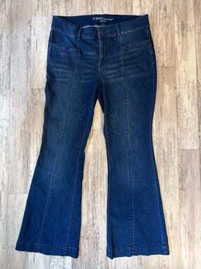 Maurices Flare Leg Stretch Jeans Size 18